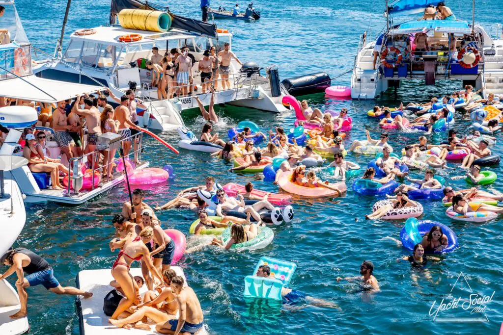 http://boat%20party