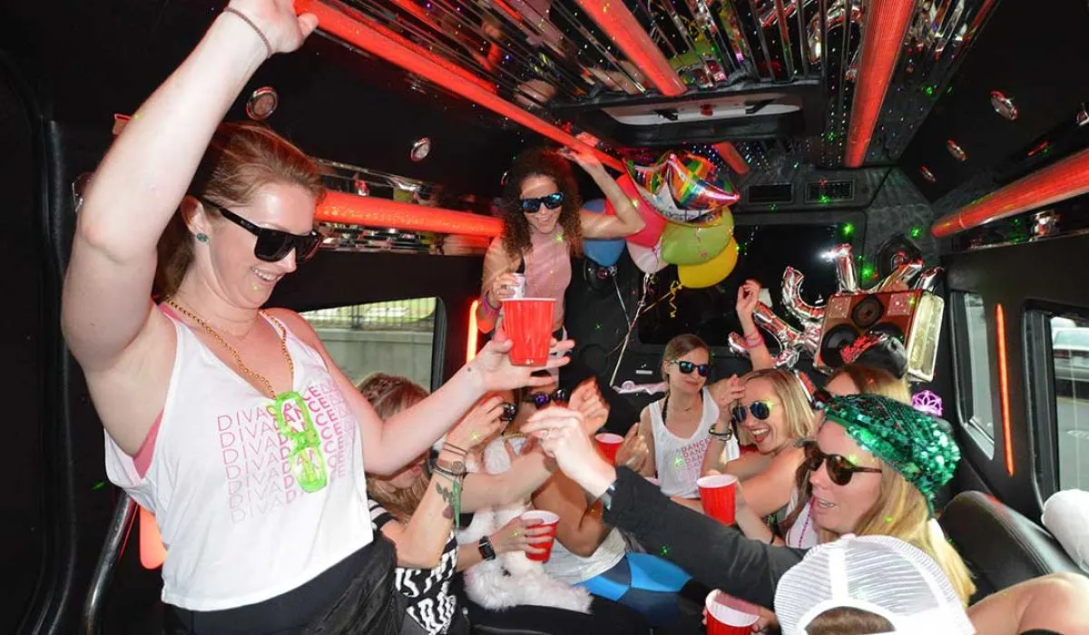 http://bus%20party